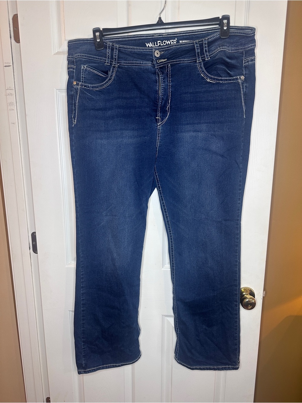 Wallflower Women's Deep Indigo Straight-Leg Jeans